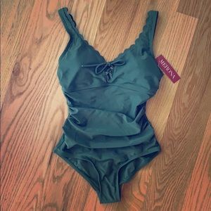 NWT 1-piece swimsuit olive scallop vneck wmn Small